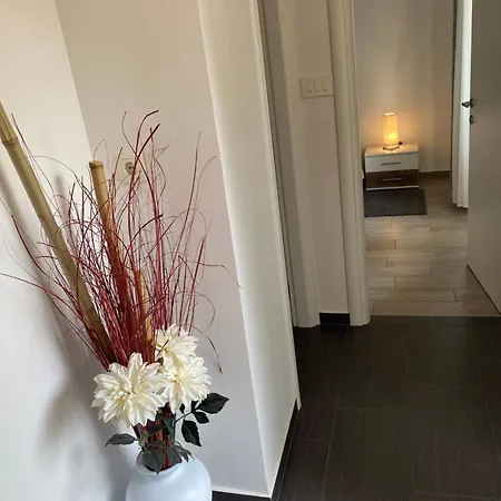 Paola شقة أوباتيا