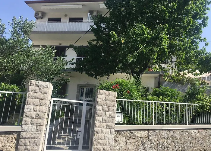 Paola Апартаменты *